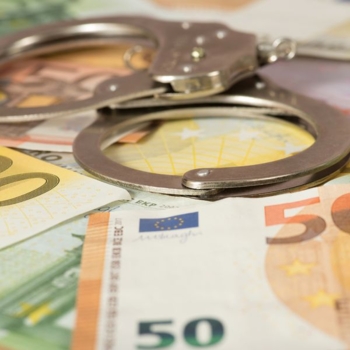 Betrug Kriminalität Handschellen Foto iStock Stadtratte